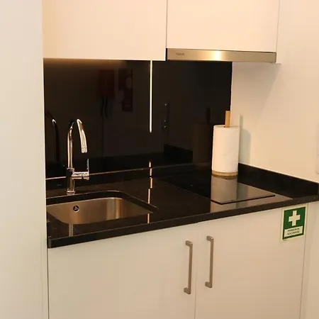 Iconik Design Apartman *