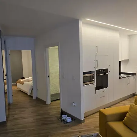 アパート Iconik Design