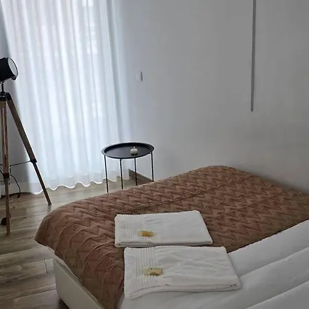 Iconik Design Apartman