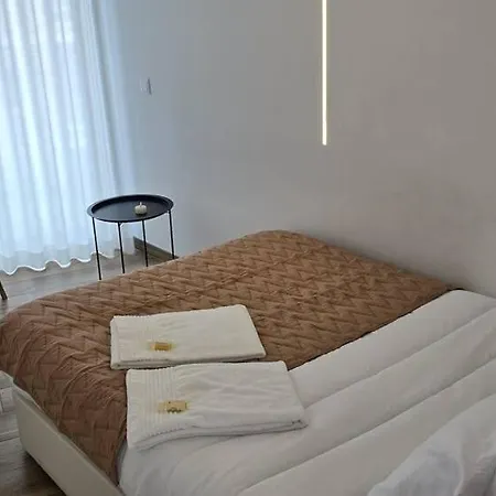 Iconik Design Apartman