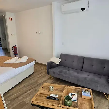 Iconik Design Apartman *