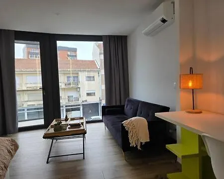 Iconik Design * アヴェイロ