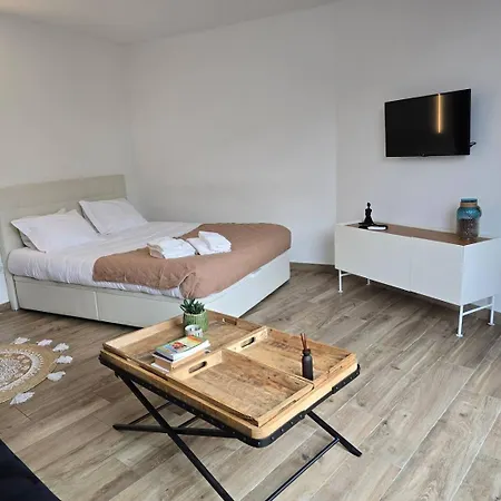 Apartman Iconik Design *