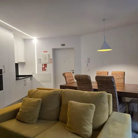 Iconik Design アヴェイロ