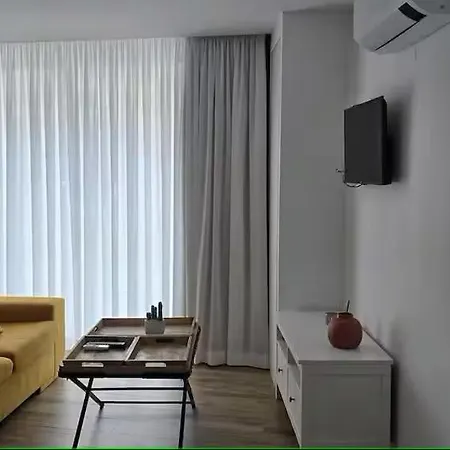 Iconik Design Apartman *