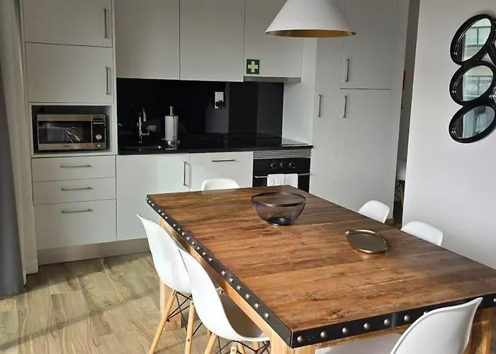 아파트 Iconik Design 아베이루